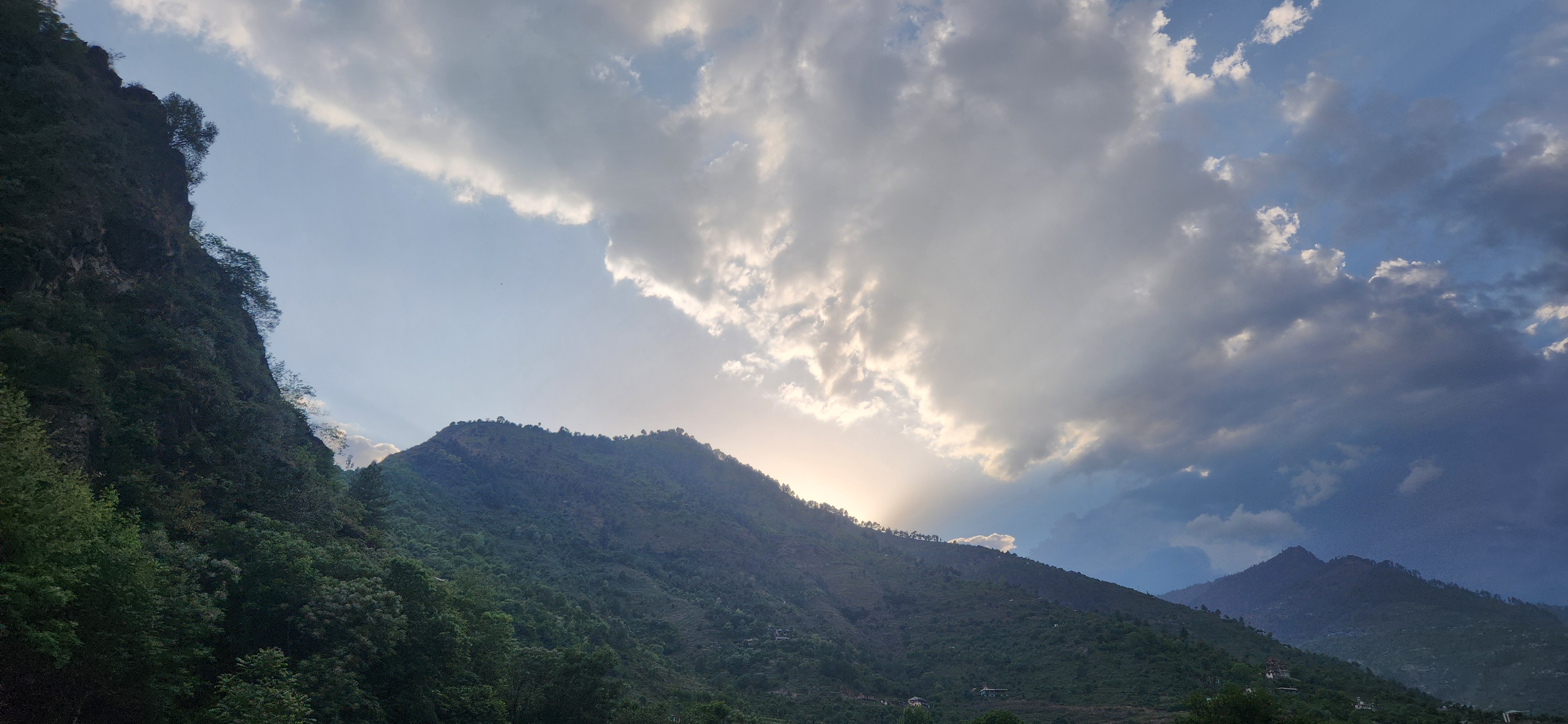 How Tirthan Valley Healed My Soul: A Solo Woman’s Raw, Beautiful Adventure in a Group Trip